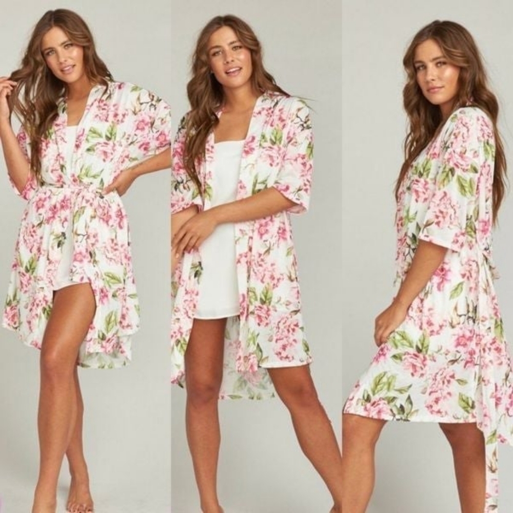 Show me your mumu Brie Robe Garden of blooms one size wrap floral pink bridal - Picture 2 of 9